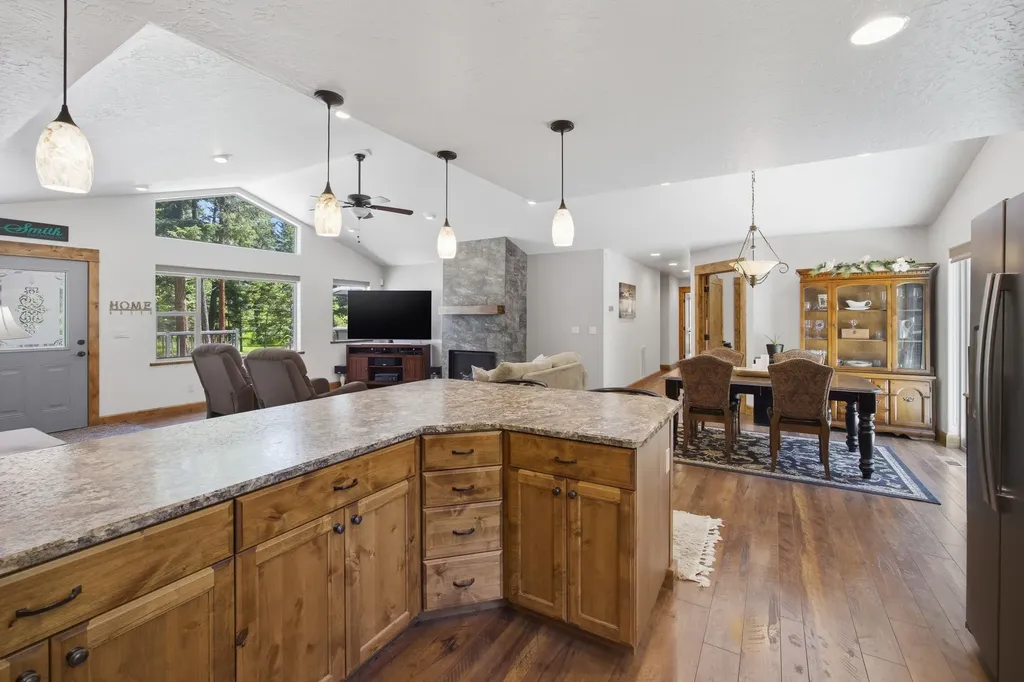 30123 Half Circle Way Polson MT 59860
