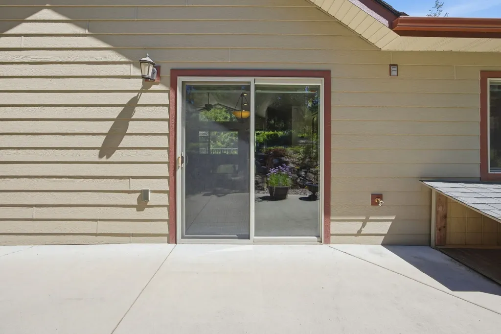 30123 Half Circle Way Polson MT 59860