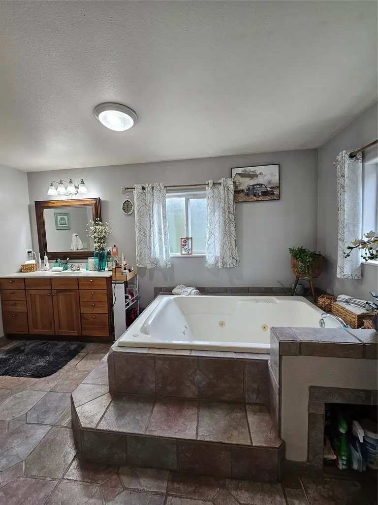 229 3rd Avenue Lincoln MT 59639