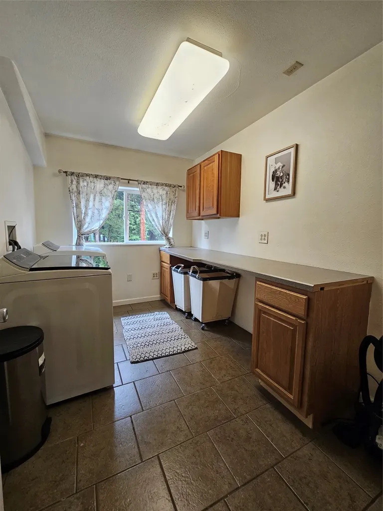 229 3rd Avenue Lincoln MT 59639