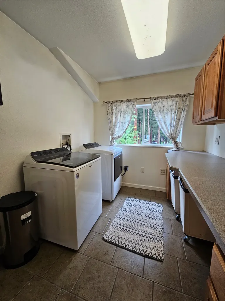 229 3rd Avenue Lincoln MT 59639