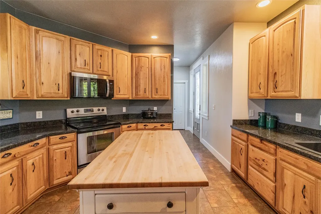 152 Shorty Way Butte MT 59701