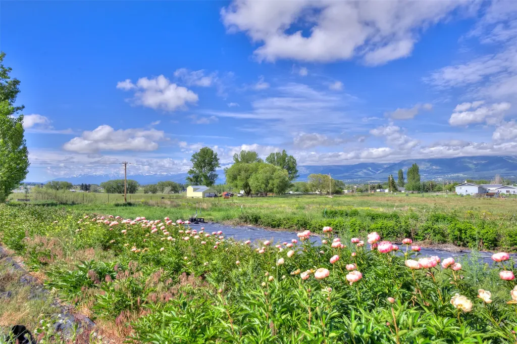 1327 Honey House Lane Corvallis MT 59828