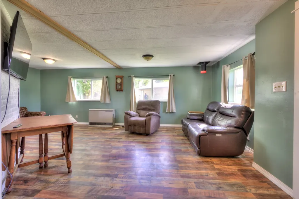 1327 Honey House Lane Corvallis MT 59828