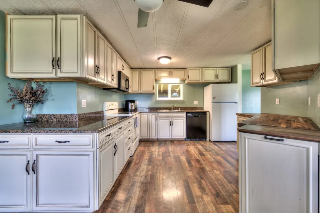 1327 Honey House Lane Corvallis MT 59828