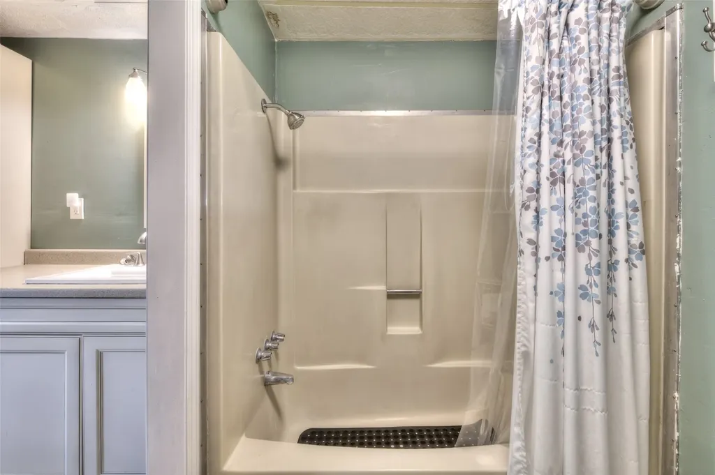 1327 Honey House Lane Corvallis MT 59828