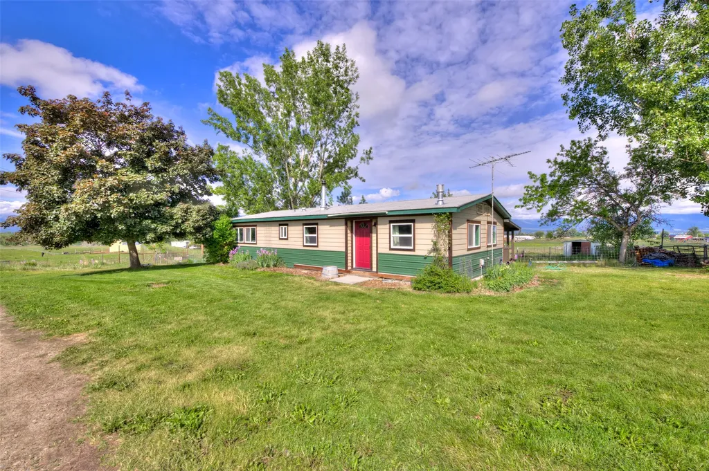 1327 Honey House Lane Corvallis MT 59828