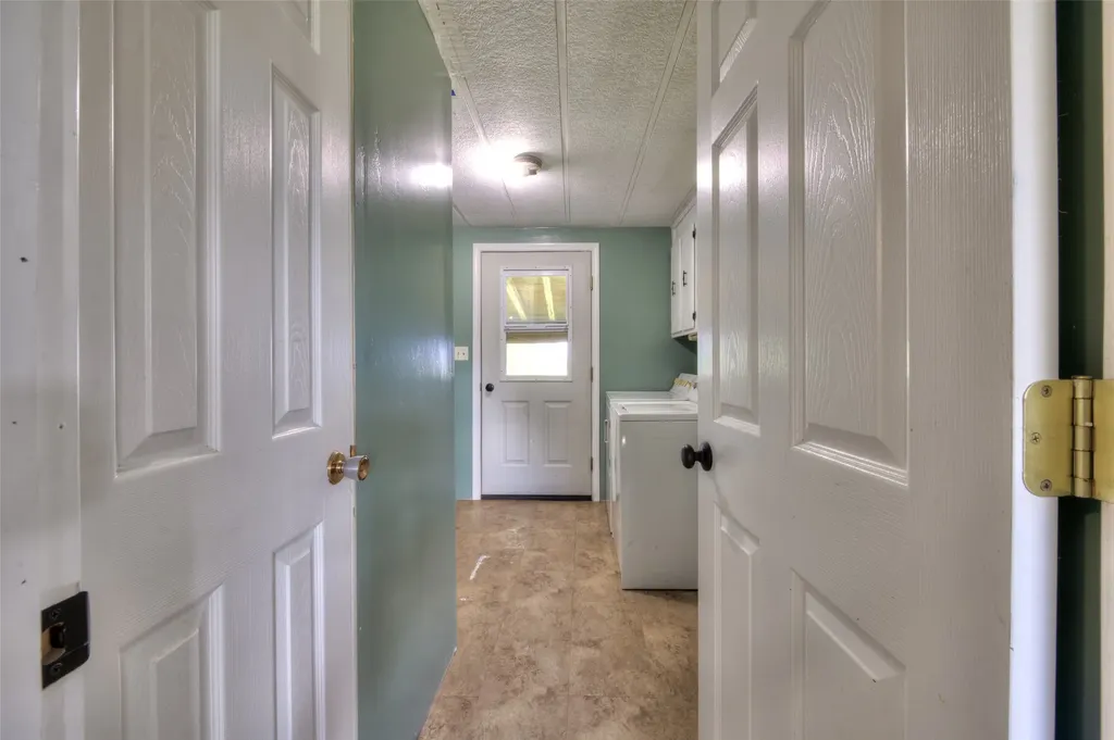 1327 Honey House Lane Corvallis MT 59828