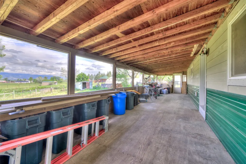 1327 Honey House Lane Corvallis MT 59828