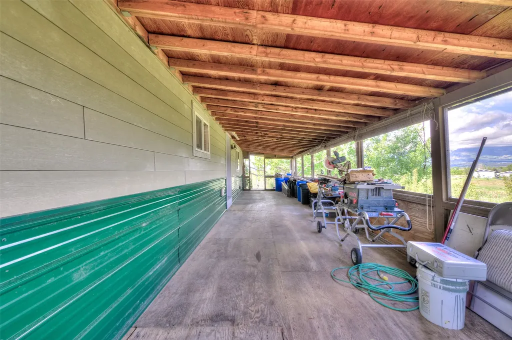 1327 Honey House Lane Corvallis MT 59828