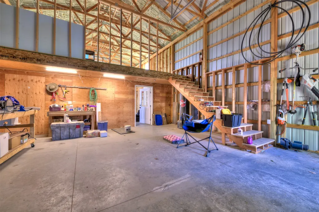 1327 Honey House Lane Corvallis MT 59828