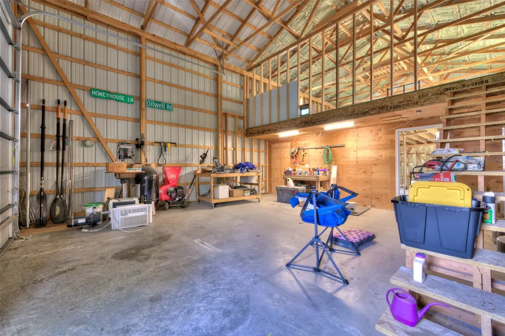 1327 Honey House Lane Corvallis MT 59828