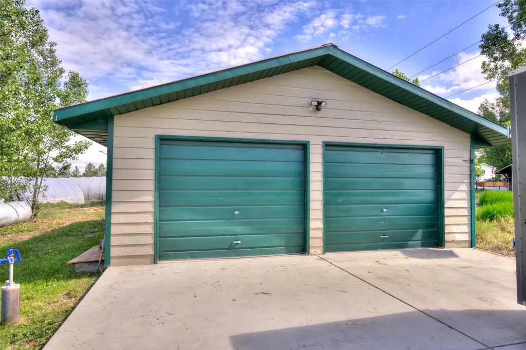 1327 Honey House Lane Corvallis MT 59828