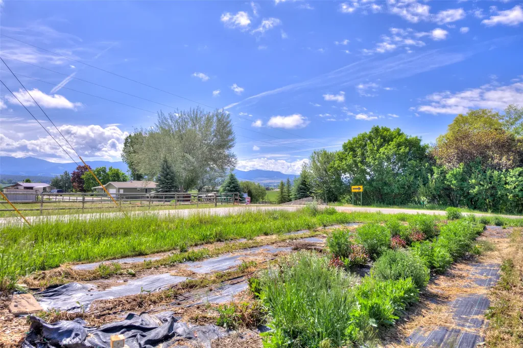 1327 Honey House Lane Corvallis MT 59828