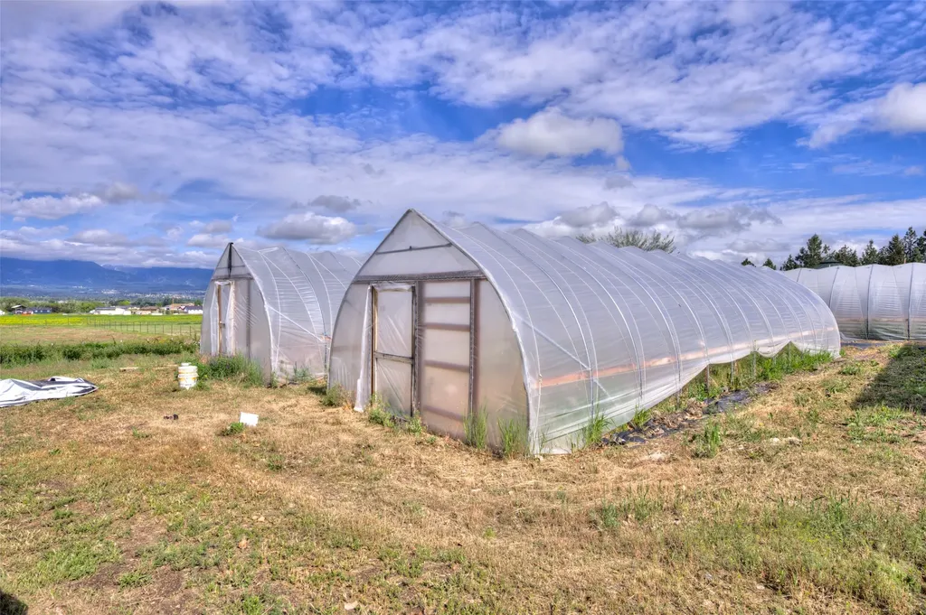 1327 Honey House Lane Corvallis MT 59828