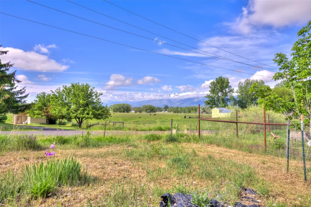 1327 Honey House Lane Corvallis MT 59828
