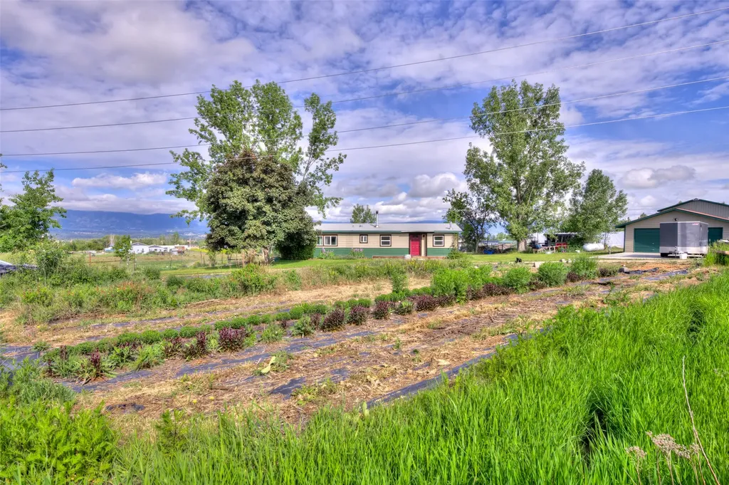 1327 Honey House Lane Corvallis MT 59828