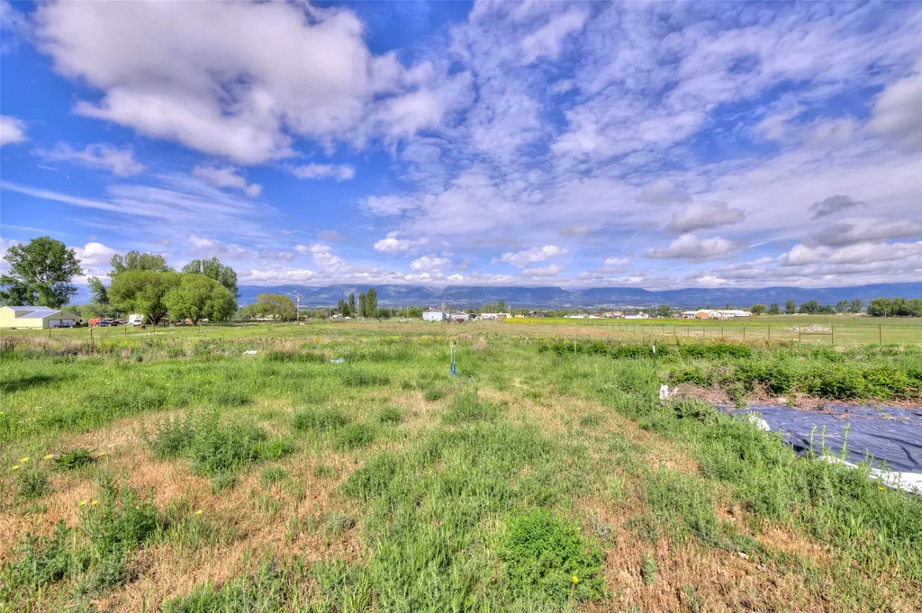 1327 Honey House Lane Corvallis MT 59828