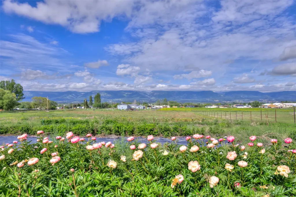 1327 Honey House Lane Corvallis MT 59828