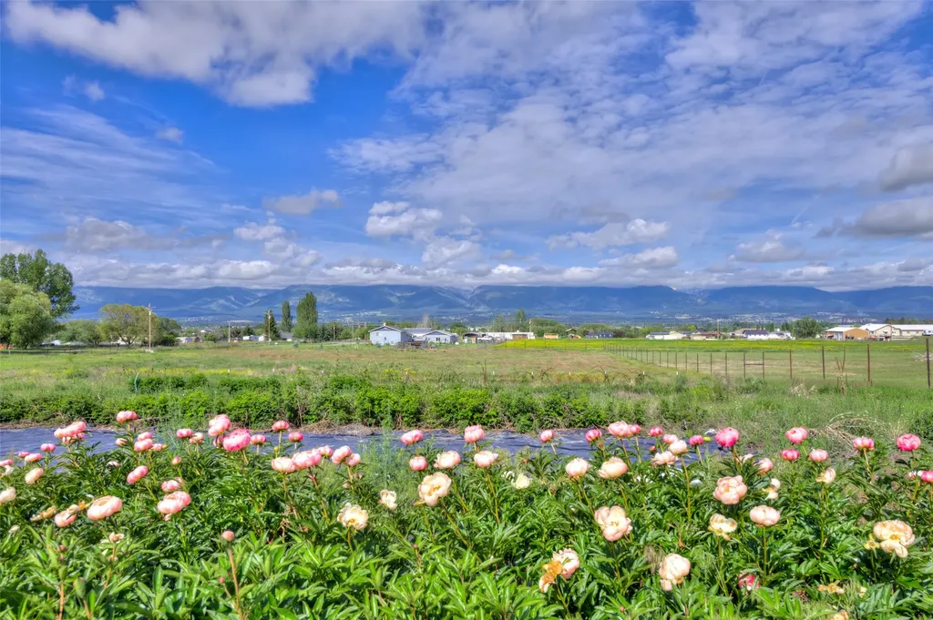 1327 Honey House Lane Corvallis MT 59828