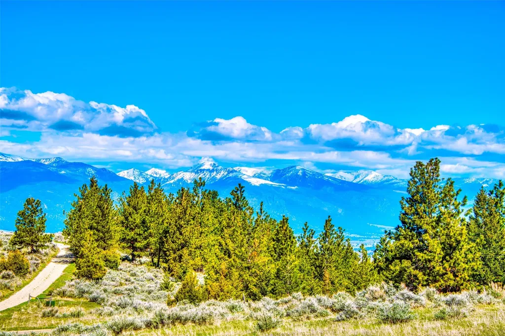 2136 Blue Sage Trail Corvallis MT 59828