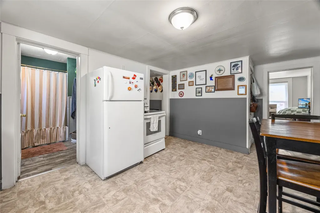 9469 Mt Highway 200 E Bonner MT 59823