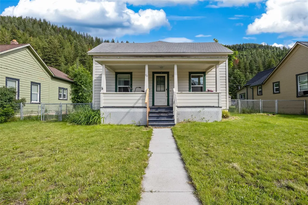 9469 Mt Highway 200 E Bonner MT 59823