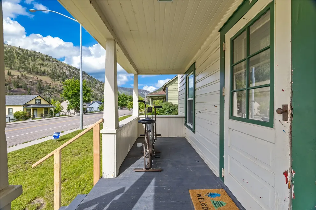 9469 Mt Highway 200 E Bonner MT 59823