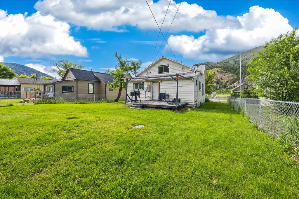 9469 Mt Highway 200 E Bonner MT 59823
