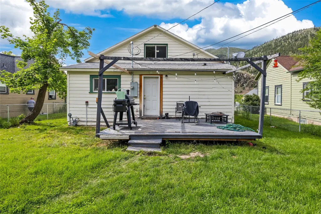 9469 Mt Highway 200 E Bonner MT 59823