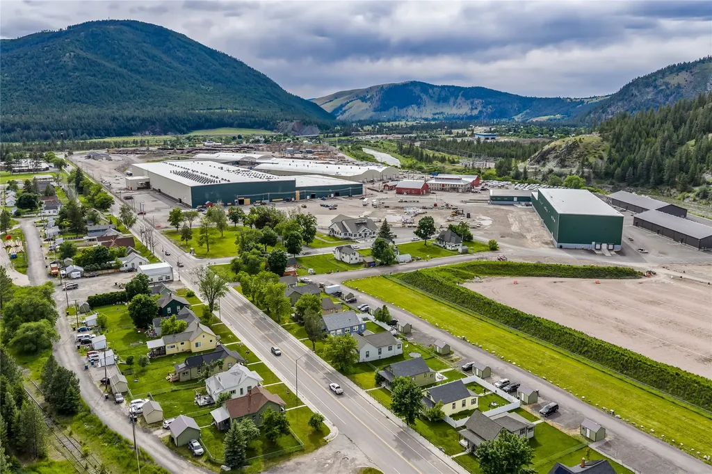 9469 Mt Highway 200 E Bonner MT 59823