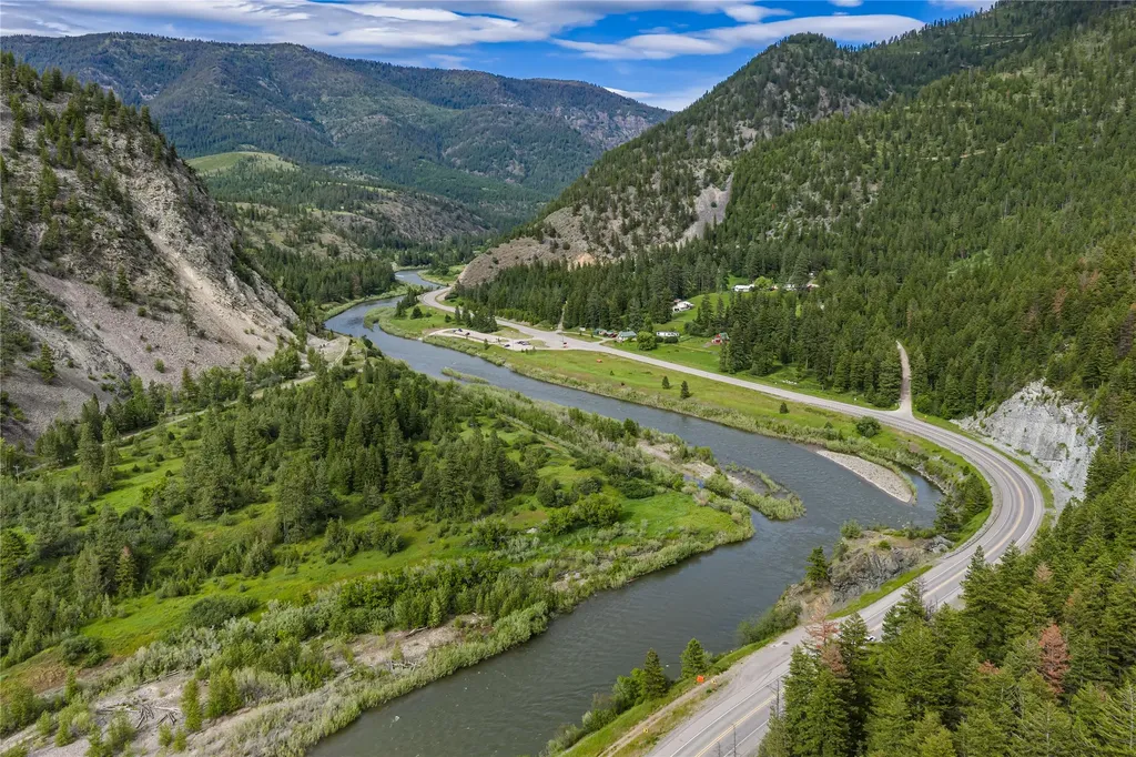9469 Mt Highway 200 E Bonner MT 59823