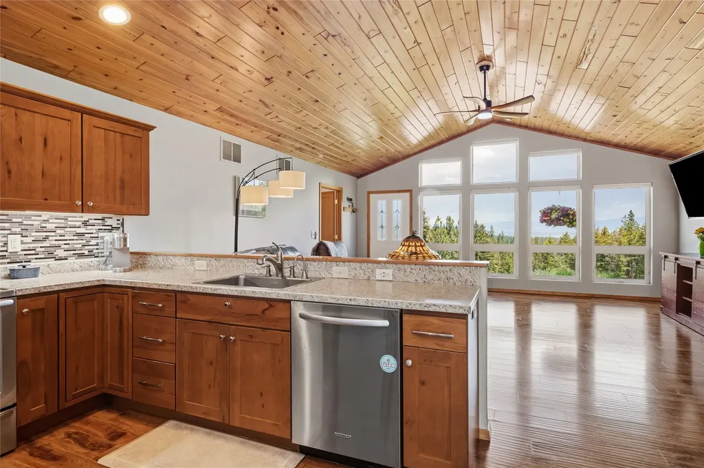 1885 Bad Bear Way Victor MT 59875