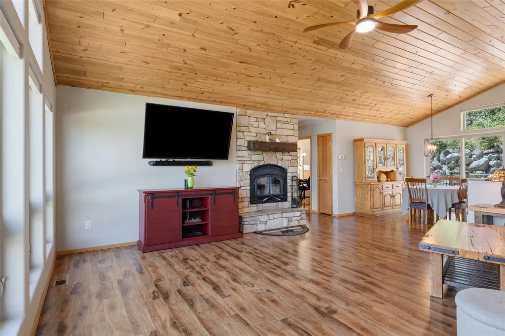 1885 Bad Bear Way Victor MT 59875