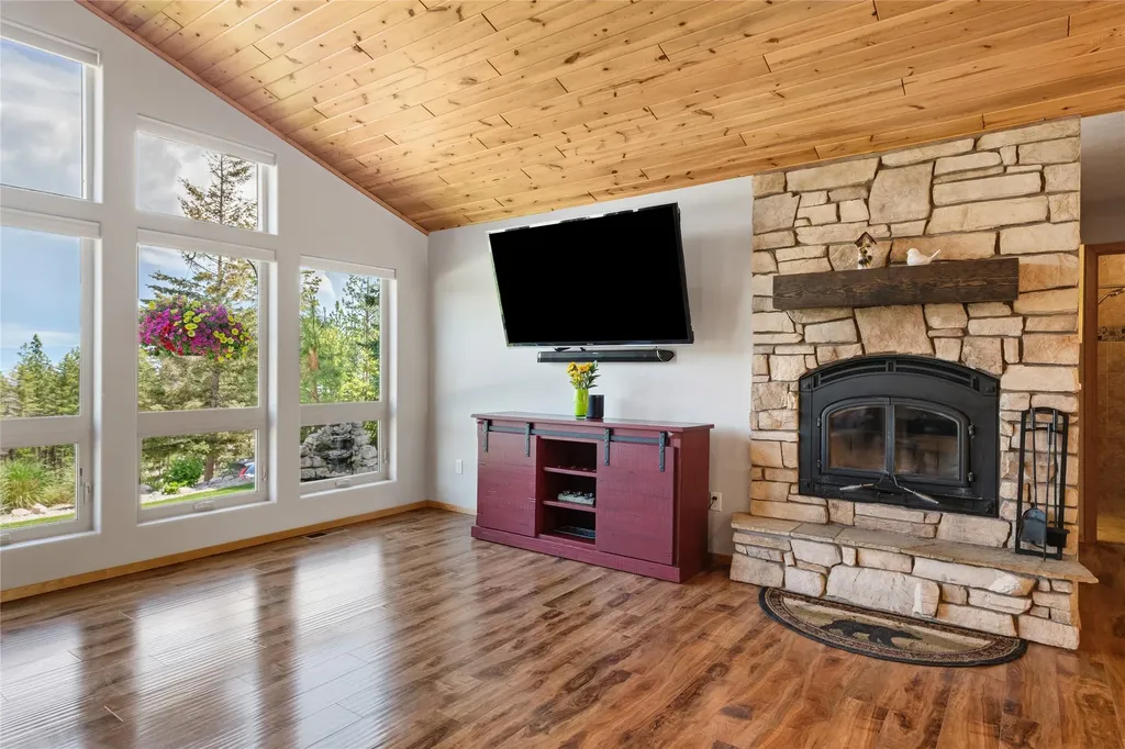 1885 Bad Bear Way Victor MT 59875