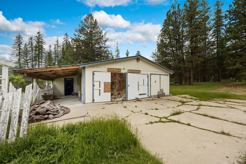 1765 Rogers Lake Road Kila MT 59920