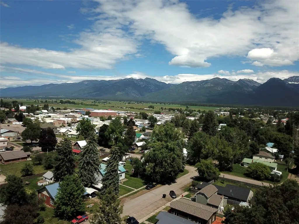515 Buchanan Street SW Ronan MT 59864