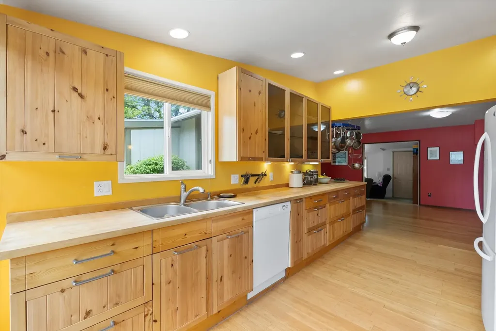 102 Geneva Avenue Hamilton MT 59840