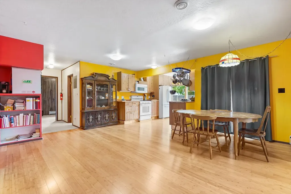 102 Geneva Avenue Hamilton MT 59840