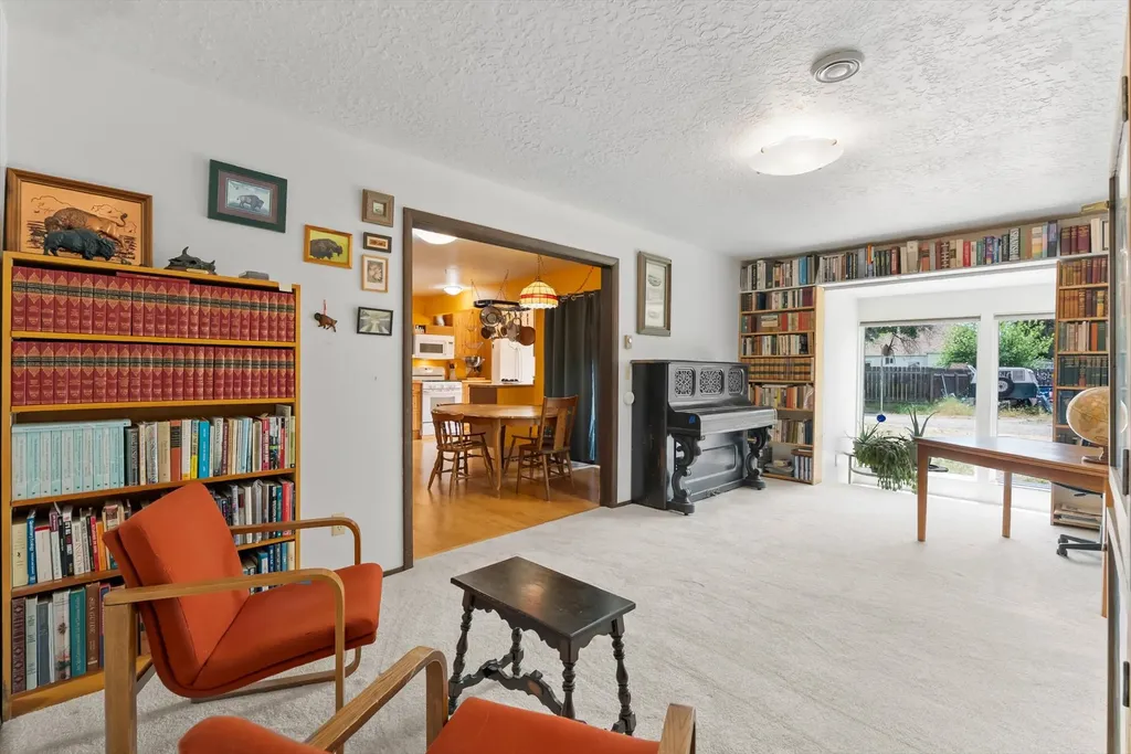 102 Geneva Avenue Hamilton MT 59840