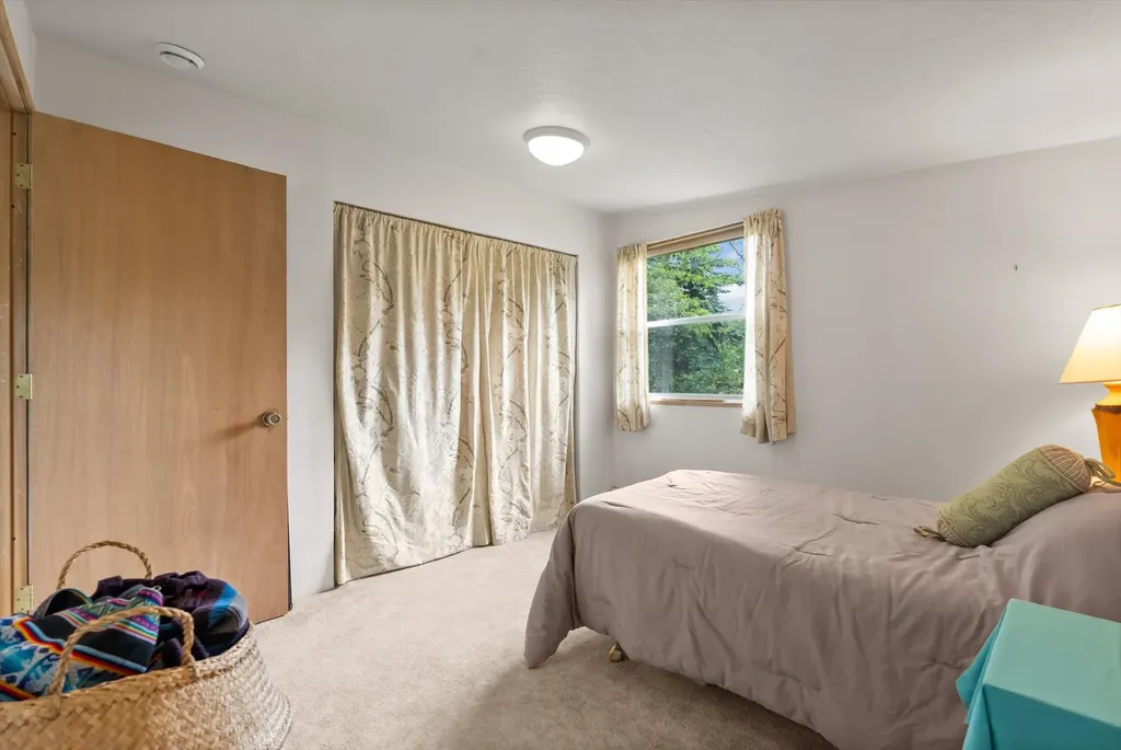 102 Geneva Avenue Hamilton MT 59840
