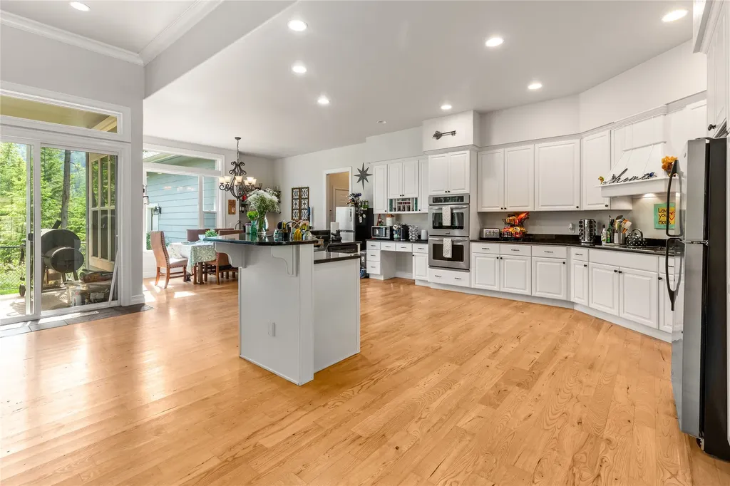 20245 Swan View Road Rollins MT 59931