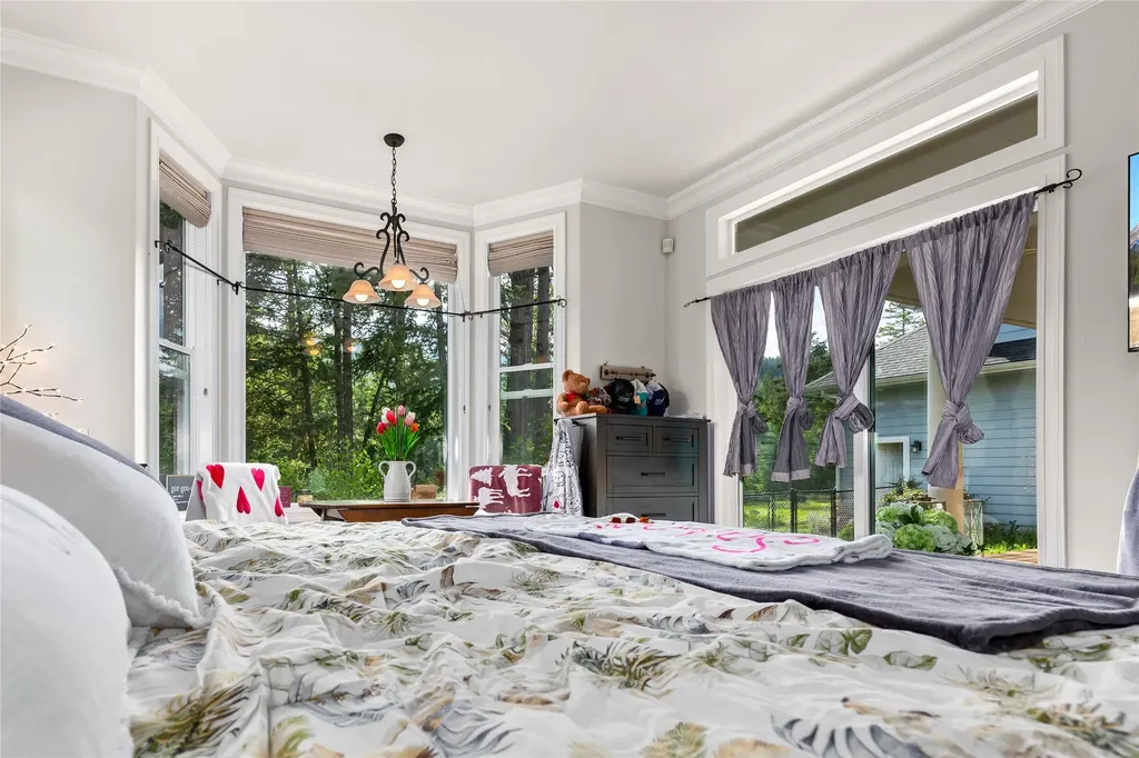 20245 Swan View Road Rollins MT 59931