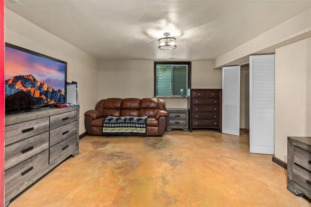 20245 Swan View Road Rollins MT 59931