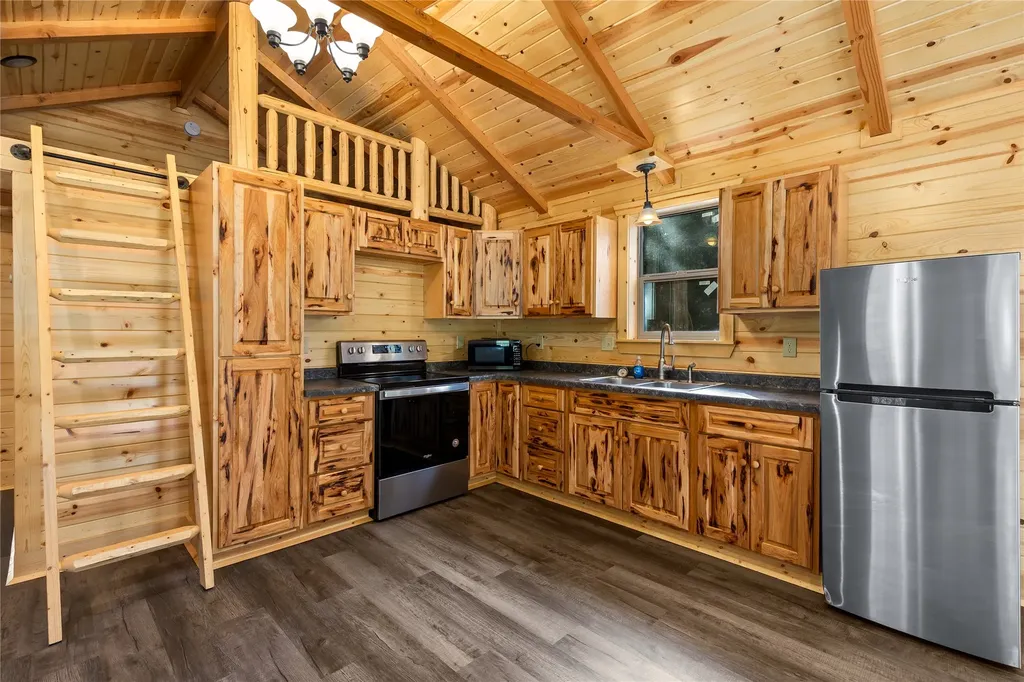 20245 Swan View Road Rollins MT 59931