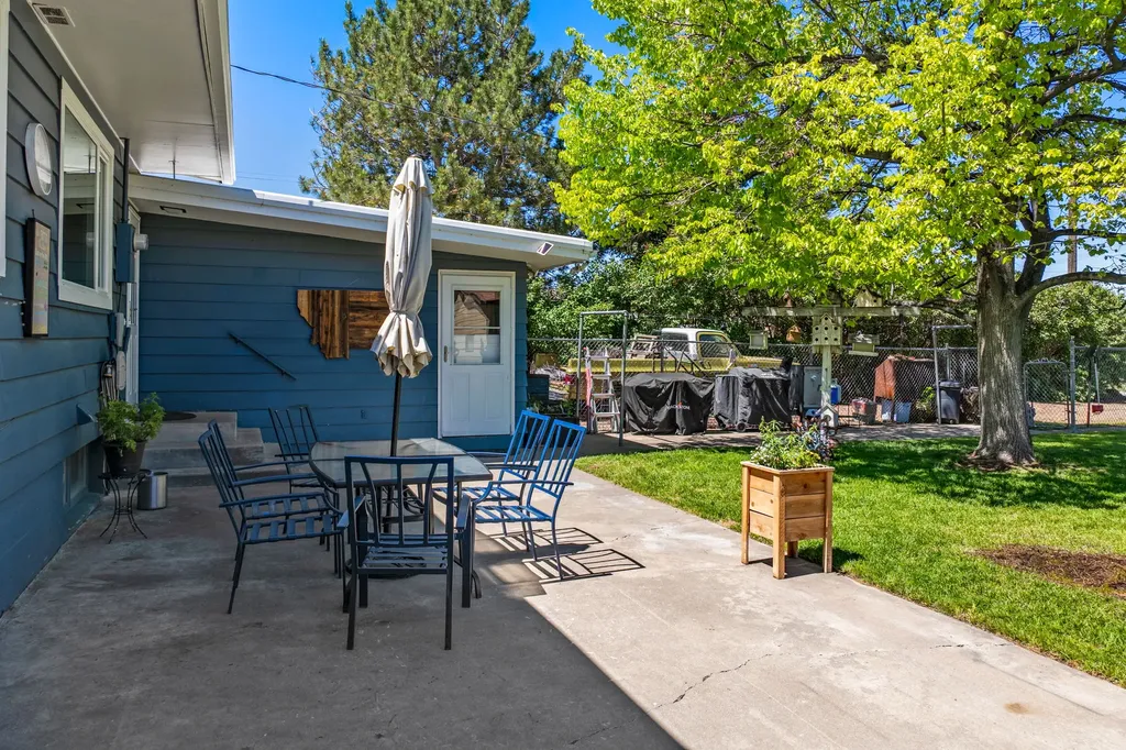 203 3rd Avenue SW Fairfield MT 59436