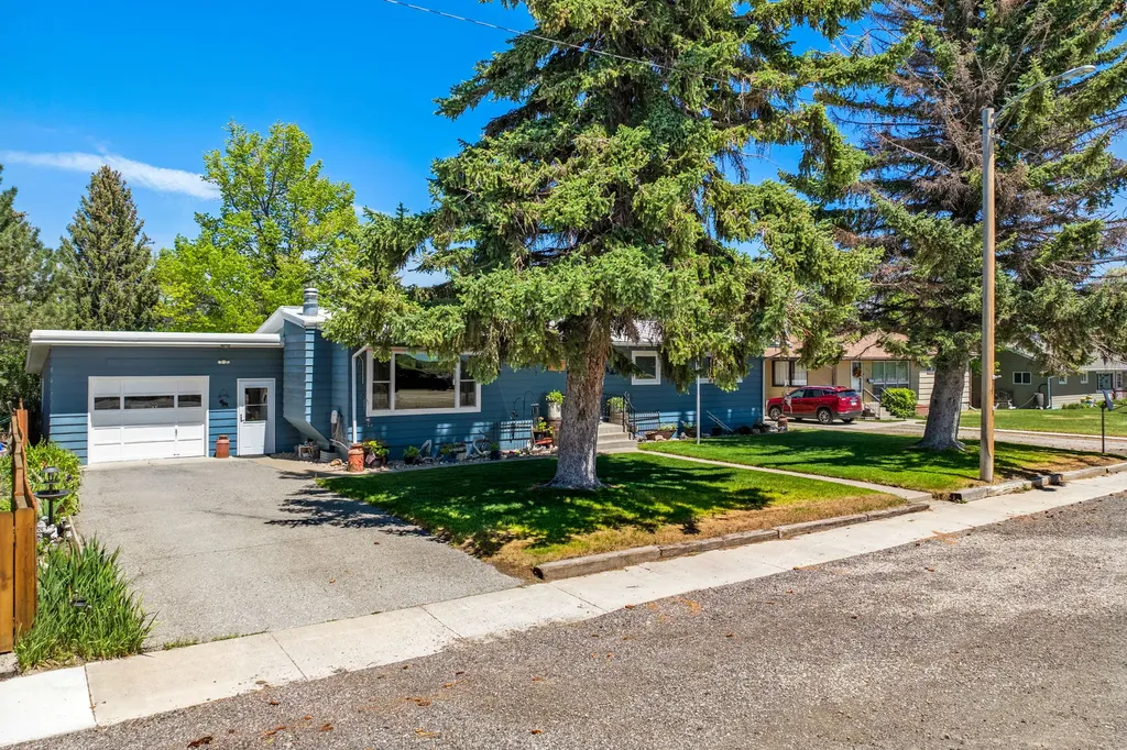 203 3rd Avenue SW Fairfield MT 59436