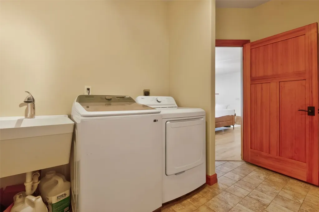 895 Cap Road Helena MT 59602