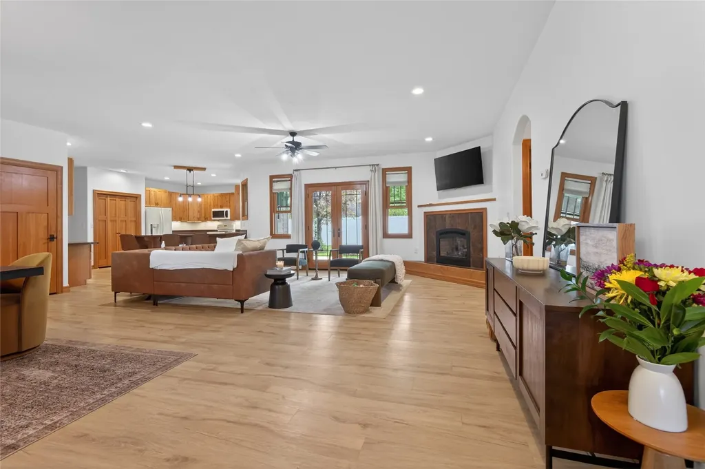 895 Cap Road Helena MT 59602