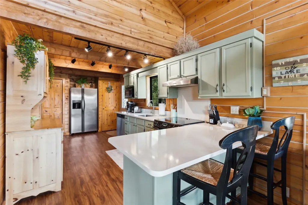 168 Carpenter Lane Eureka MT 59917